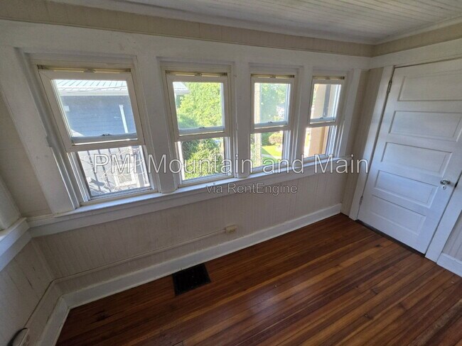 Building Photo - 41 Westwood Pl