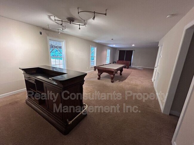 Building Photo - 4540 Pebble Lake Dr