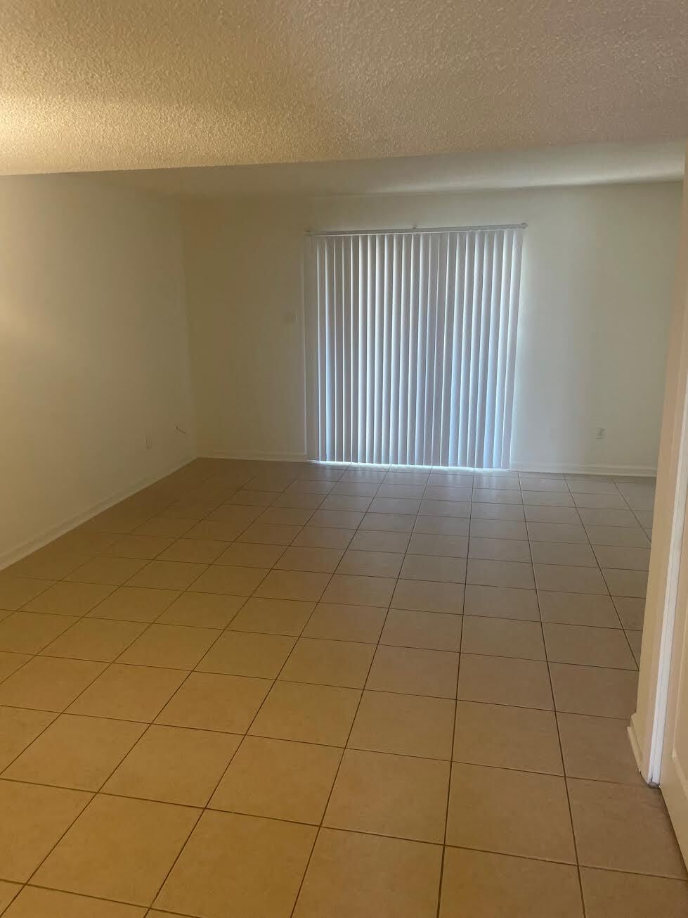 Building Photo - 5104 W Esplanade Ave