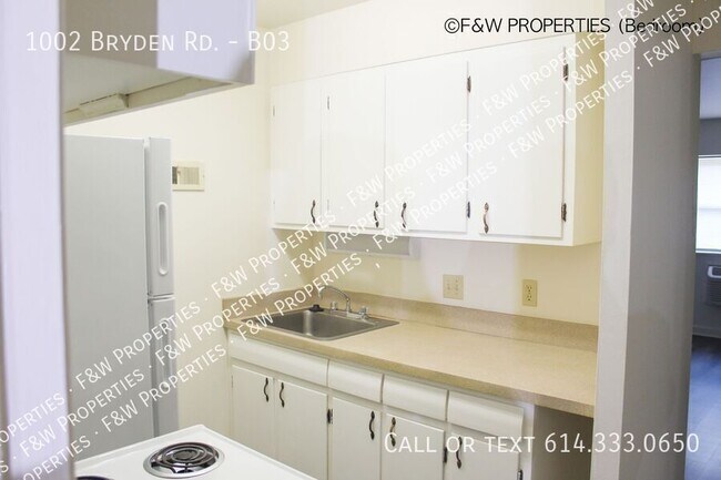 Building Photo - 1002 Bryden Rd