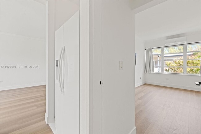 Building Photo - 4710 Pine Tree Dr