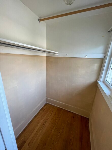 Building Photo - 122 N 38th St