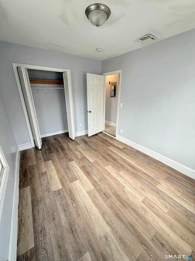 Building Photo - 31 Beecher Ave