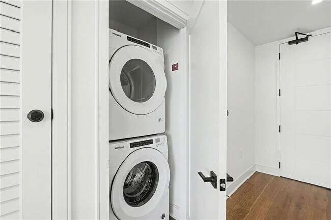 Building Photo - 788 West Marietta St NW