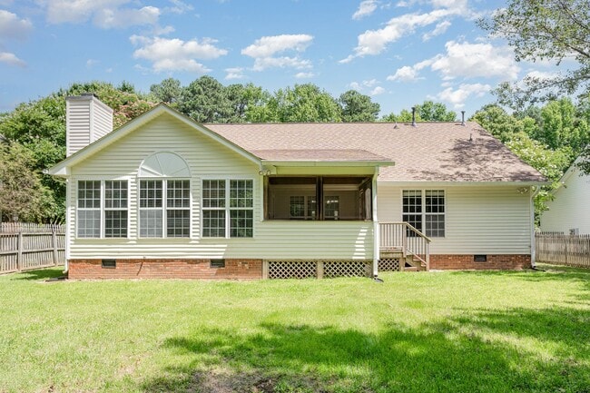Building Photo - 3 Bedroom 2 Bathroom Home in Walden Creek