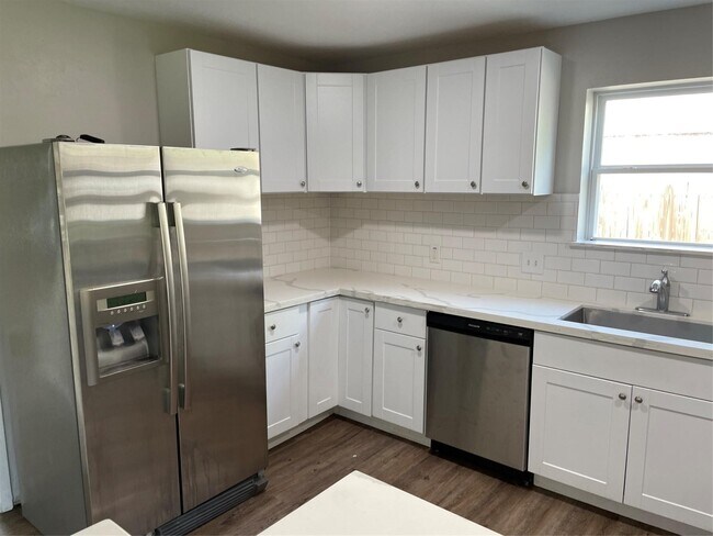Building Photo - 24118 Spring Mill Ln