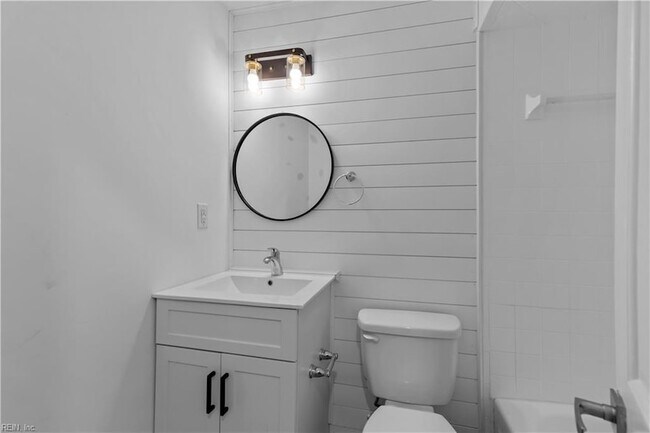 Building Photo - 570 Tenbee Ln