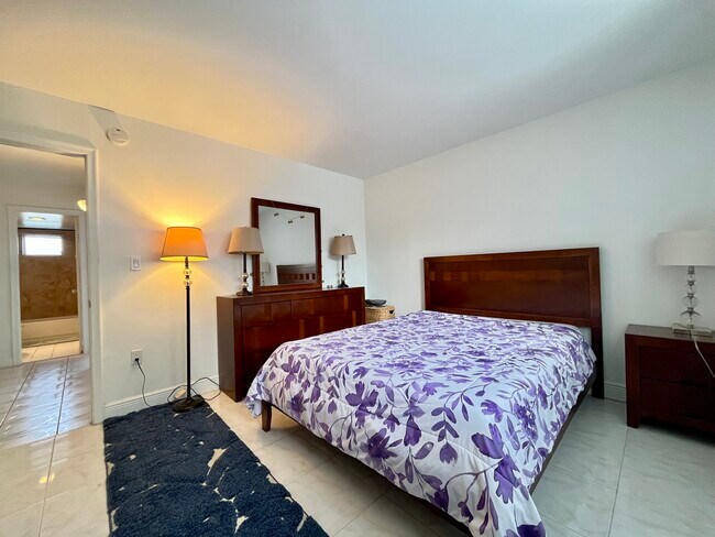 Building Photo - 3551 NE 169th St