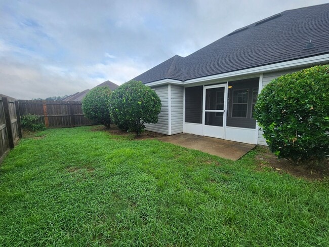 Building Photo - Modern Comfort in Nelson Hill – 3BR/2BA wi...