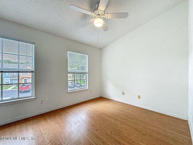 Building Photo - 12311 Kensington Lakes Dr