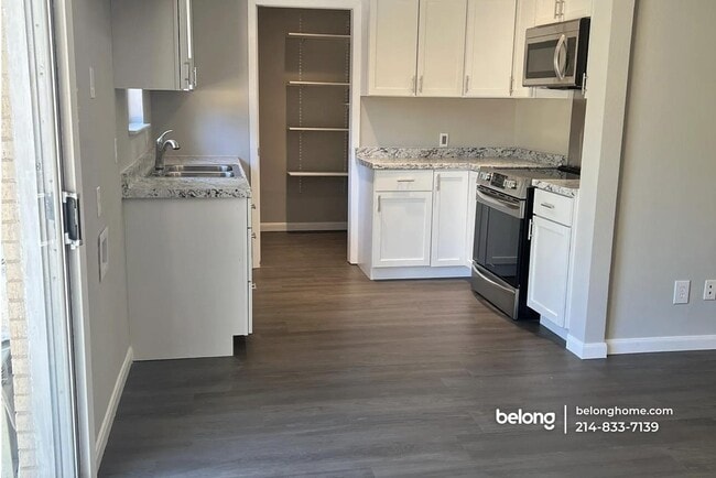 Building Photo - 5716 Hanson Dr