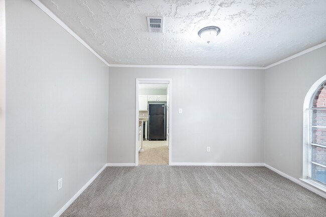 Building Photo - 4611 Wee Lassie Ln