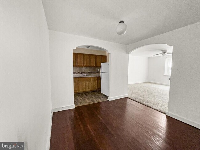 Building Photo - 5971 Woodcrest Ave