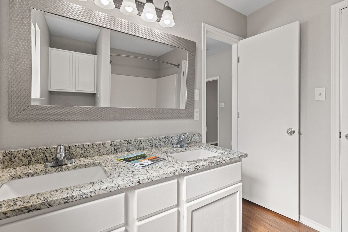 Building Photo - 7915 Redbrush