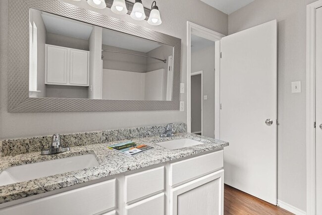 Building Photo - 7915 Redbrush