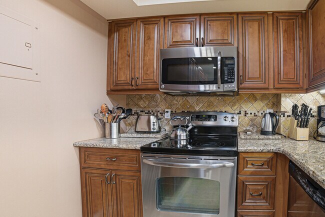 Building Photo - 3450 S Ocean Blvd