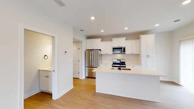 Building Photo - 3 Bedroom End Unit