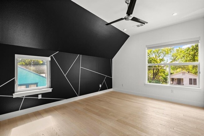 Building Photo - 4608 Santa Anna St