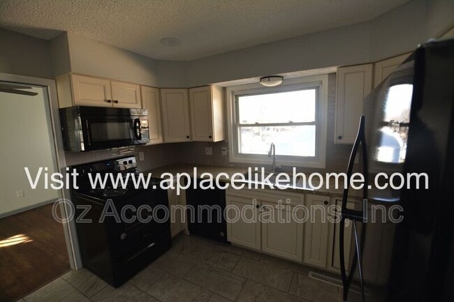 Building Photo - 4340 W 51st St