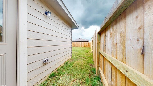 Building Photo - 1206 Silver Fir Ct