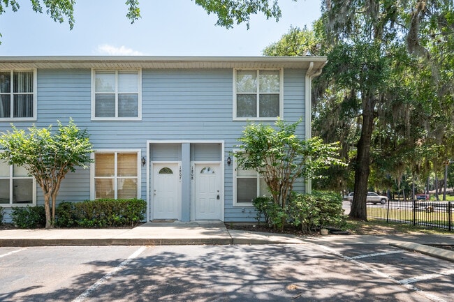 Building Photo - 3860 SW 20th Ave