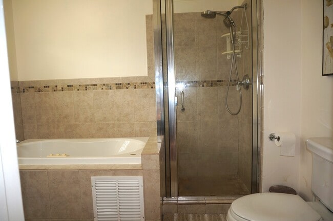 Building Photo - 1851 Longboat Dr