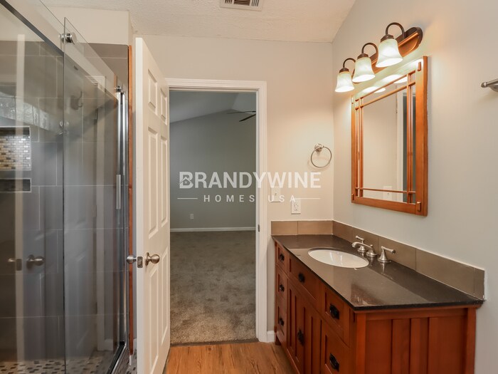 Building Photo - 113 Eva Dr