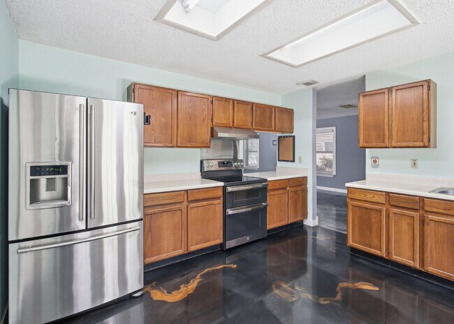 Building Photo - "Charming 3-Bed in Schertz with Spacious 2246 Sq Ft Layout!"