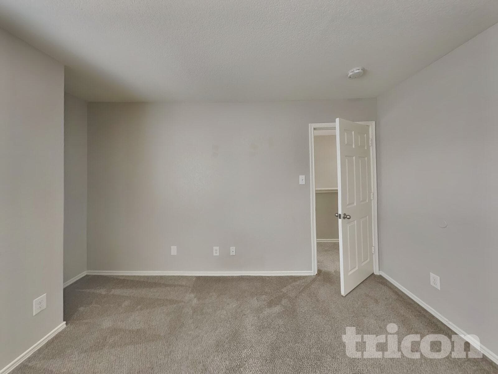 Building Photo - 160 Hinge Path