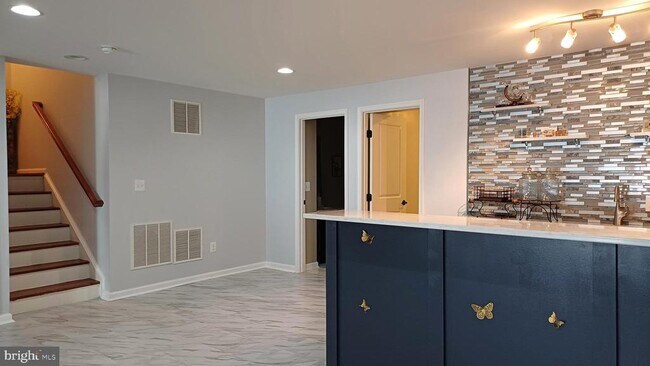 Building Photo - 25501 Emerson Oaks Dr