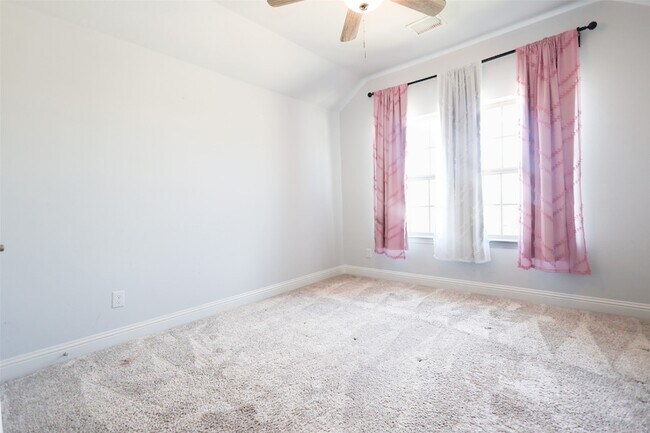 Building Photo - 317 Monument Hill Dr