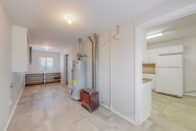 Building Photo - NE 2/BD 1/BA 1/CG HOME