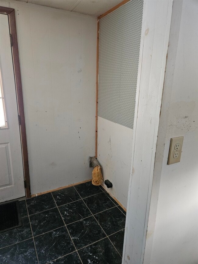 Building Photo - 4 Dunn Ave