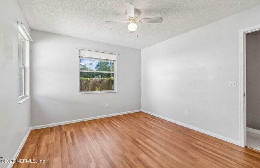 Building Photo - 5065 Knightsbridge Cir N