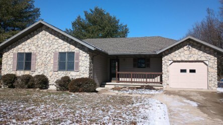 Primary Photo - 638 S White Oak Rd