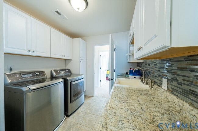Building Photo - 9528 Thistleton Ct