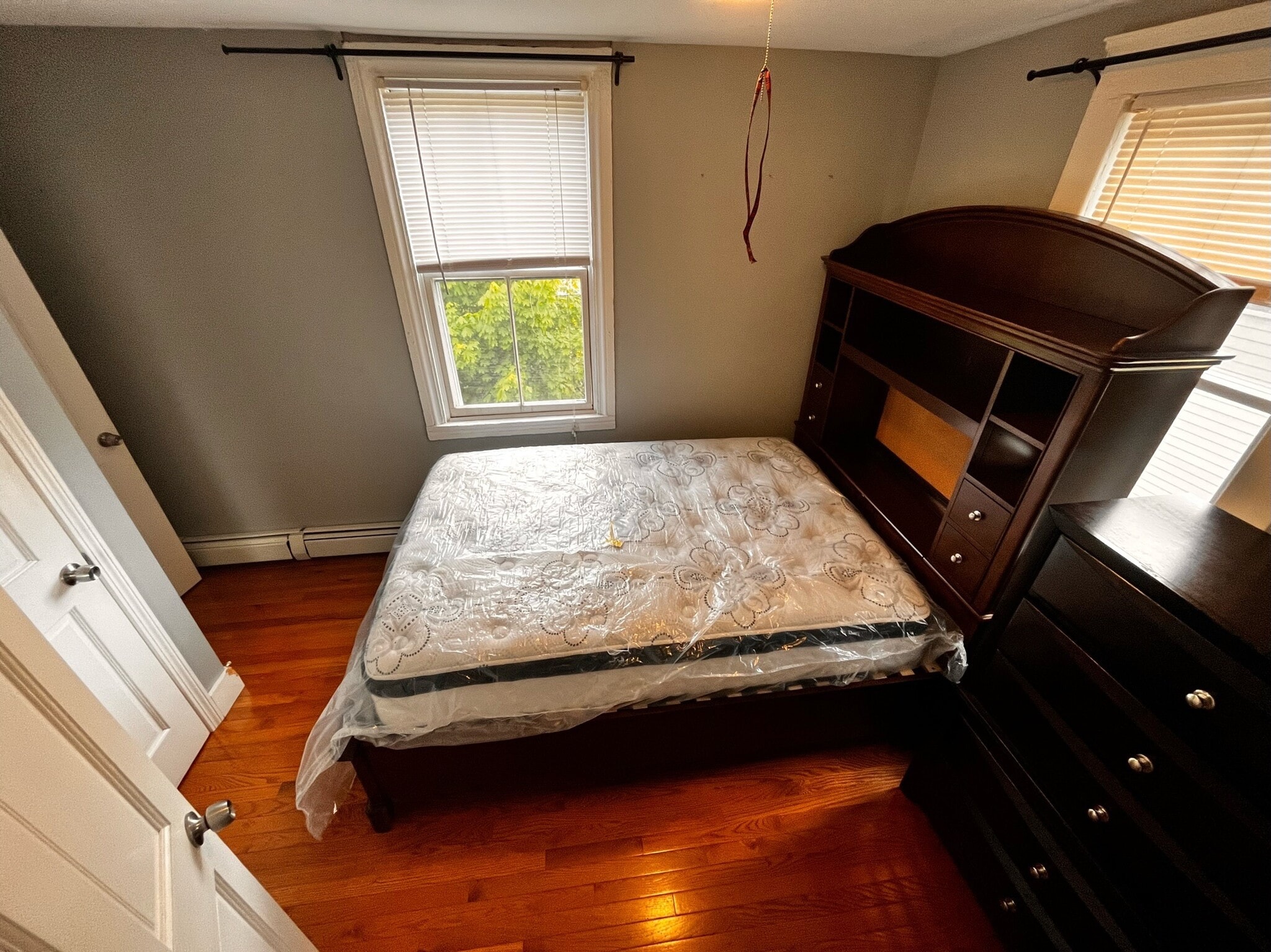 Building Photo - 47 Sheldon St