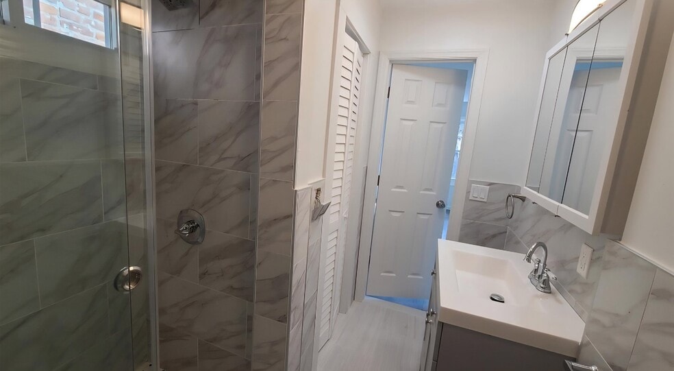 Building Photo - 150 New York Ave