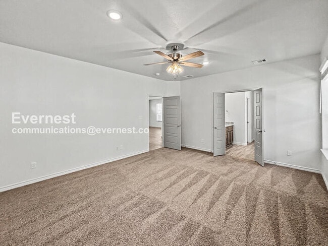 Building Photo - 2236 Hornbeam St