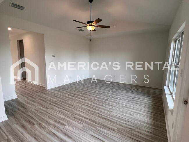 Building Photo - 21567 Tawny Lp