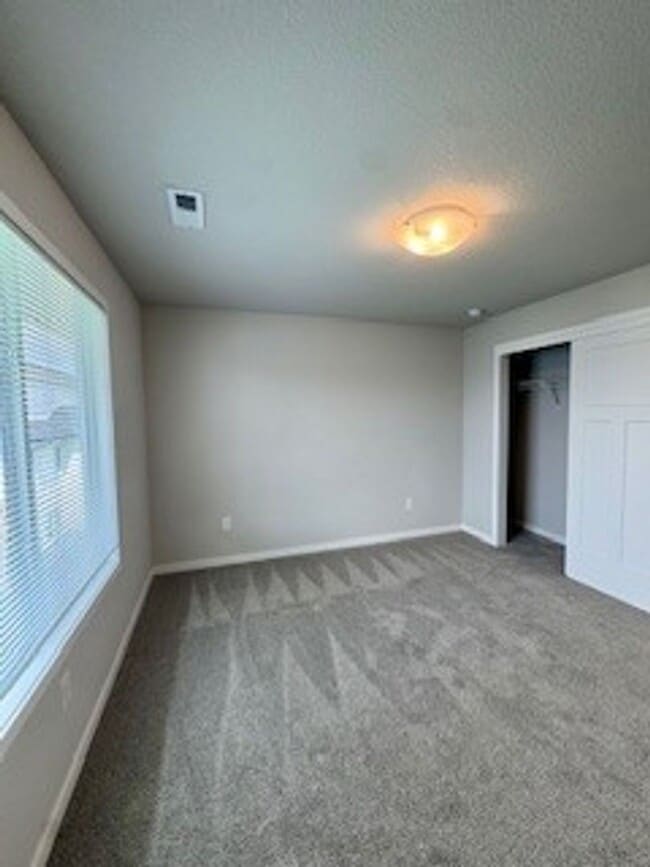 Building Photo - Charming 3 Bedroom Home in Urbandale