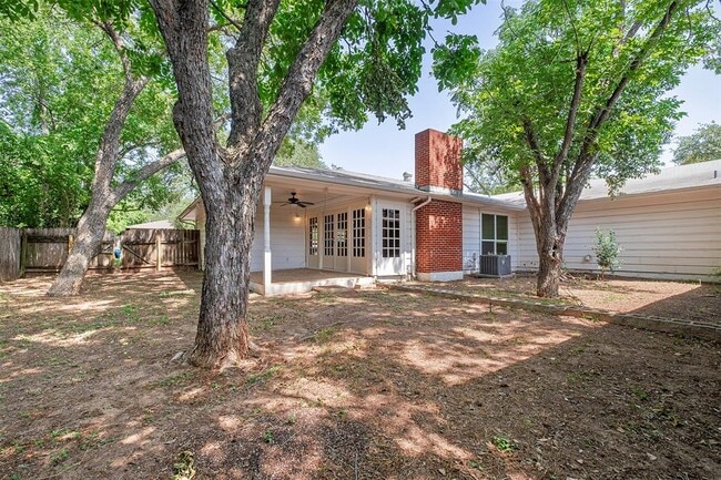 Building Photo - 8801 Camelia Ln