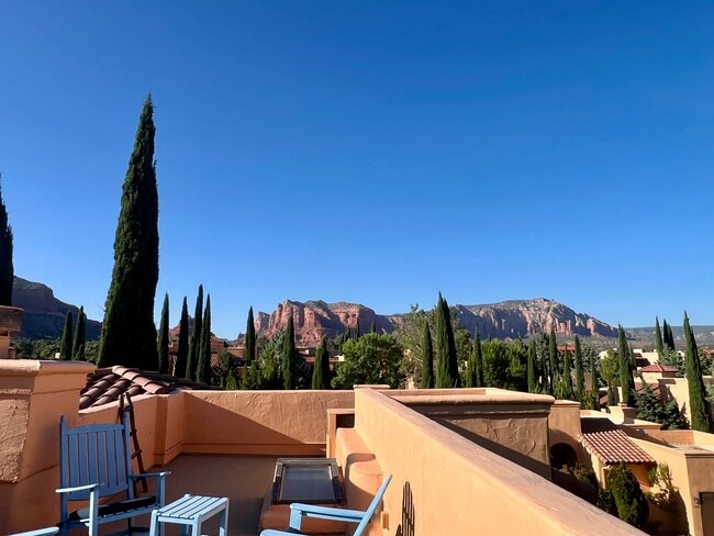 Building Photo - Furnished Golf Course Course Property