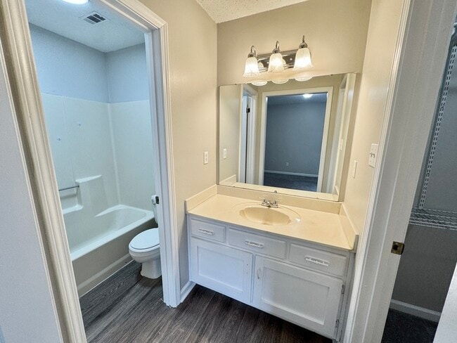 Building Photo - 3755 Schanna Dr