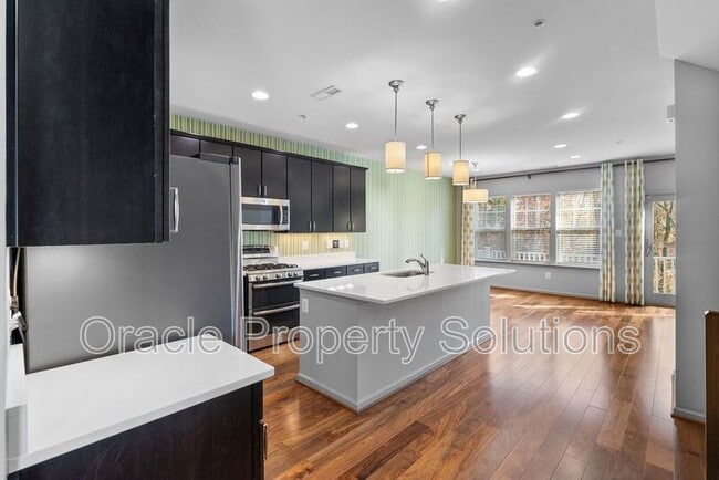 Building Photo - 1201 Falcon Point Dr