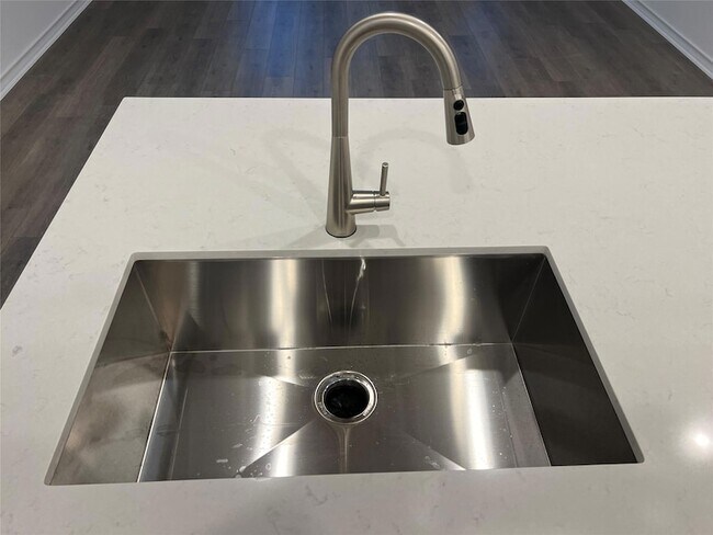 Building Photo - 497 Papaya Dr