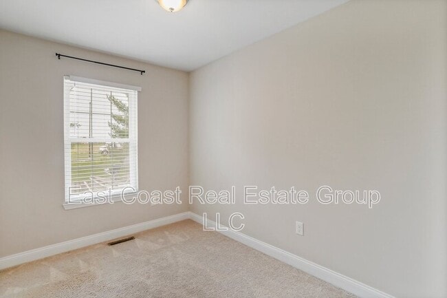 Building Photo - 575 Lancaster Pl