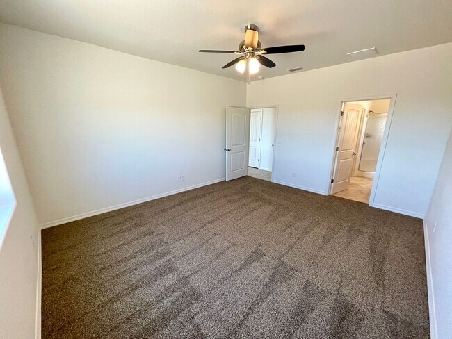 Building Photo - New 2024 Built 3 Bedroom Home with Beautif...
