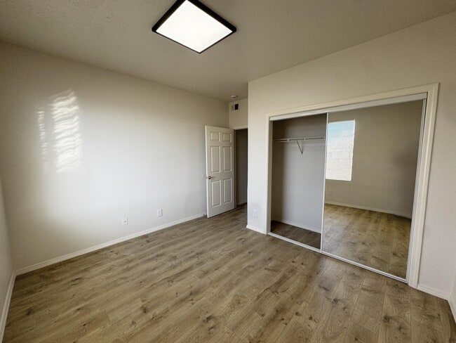 Building Photo - 1109 Meadowlark Way SE