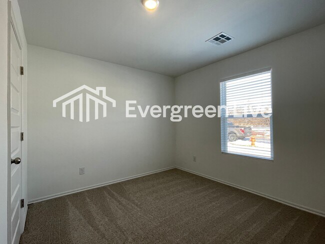 Building Photo - 10012 SW 38th St